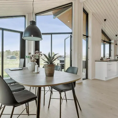 بيت للعطل 3 Bedroom Beautiful In *